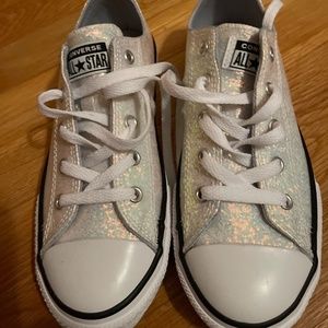 Girlls’ Size 3 converse
